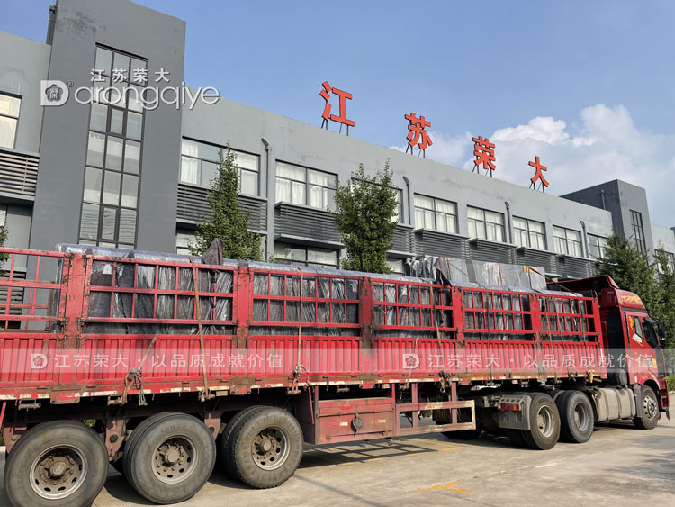 山東不銹鋼公交候車亭第三批發貨