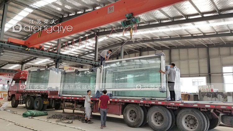 湖北公交候車亭裝車圖一